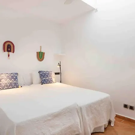 Preciosa De Una Planta En Los Monteros Holiday home