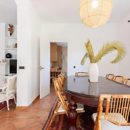 Preciosa De Una Planta En Los Monteros Holiday home