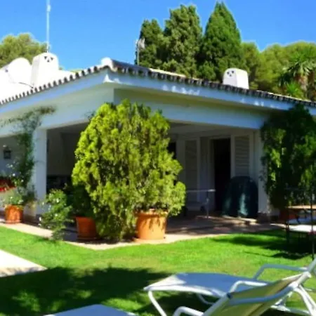 Preciosa De Una Planta En Los Monteros Holiday home