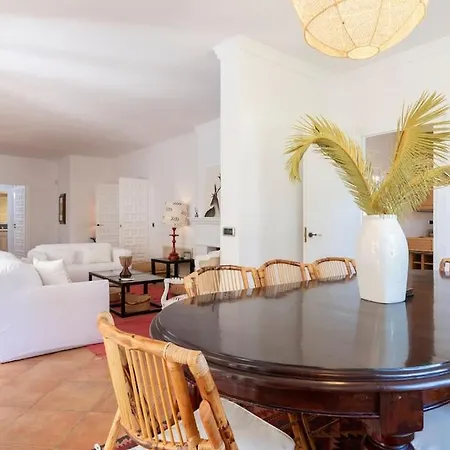 Preciosa De Una Planta En Los Monteros Holiday home